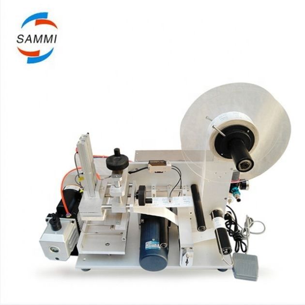 গরম বিক্রয় বৈদ্যুতিক ফ্ল্যাট বোতল লেবেলিং মেশিন কম খরচে পেশাদার বর্গাকার বোতল স্টিকার উচ্চ নির্ভুলতা লেবেলিং মেশিন