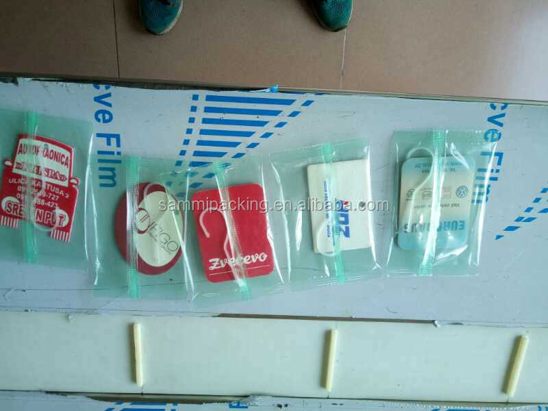 সহজে পরিচালনাযোগ্য স্বয়ংক্রিয় বালিশ প্যাকিং মেশিন, ব্যাপক ব্যবহার রুটি ফল সবজি সরঞ্জাম ফ্লো প্যাকিং মেশিন বার্গার কুকি বিস্কুট